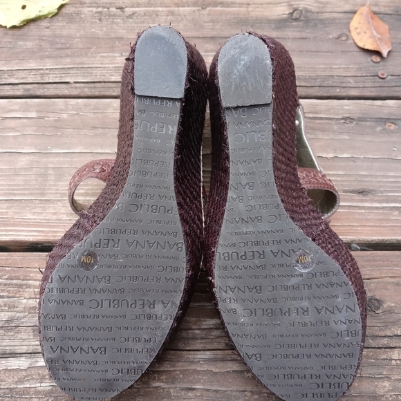 BANANA REPUBLIC women's Brown Leather Woven 5" Wedge Platform Sandals Heels 10. - Picture 7 of 7